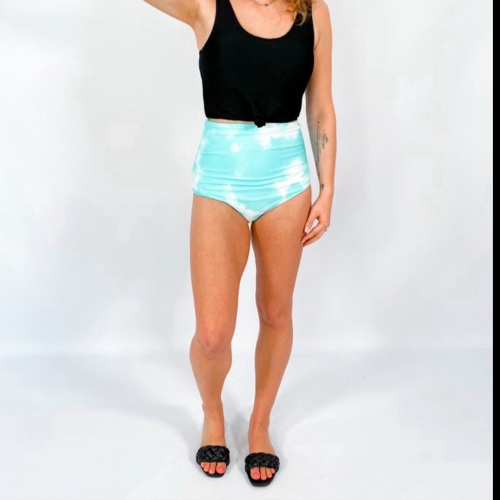 NWT Coral Reef High Rise Reversible Blue Tie Dye Swimsuit Bottom size small